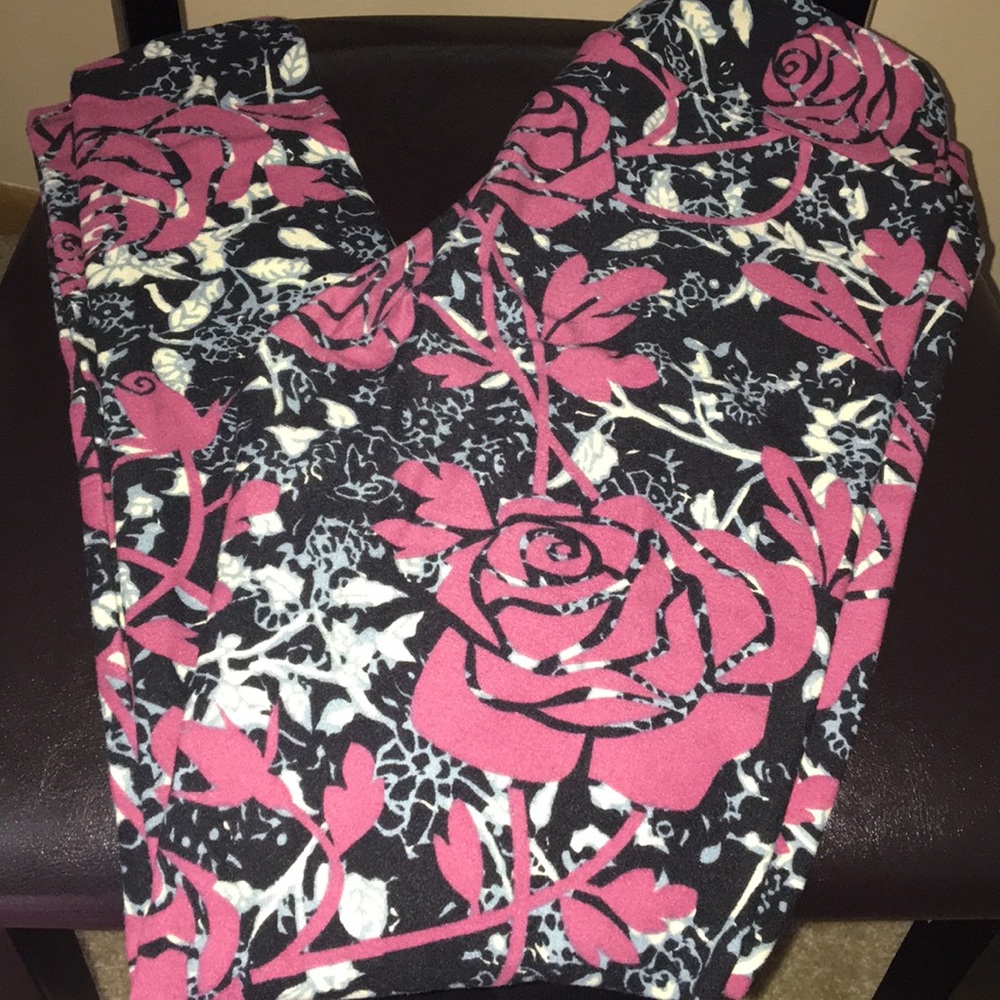OS EUC LuLaRoe Pink Disney Roses
